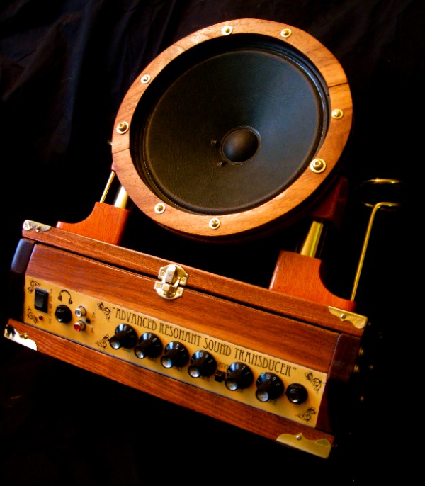 Steampunk Guitar Amplifier by steampunk22